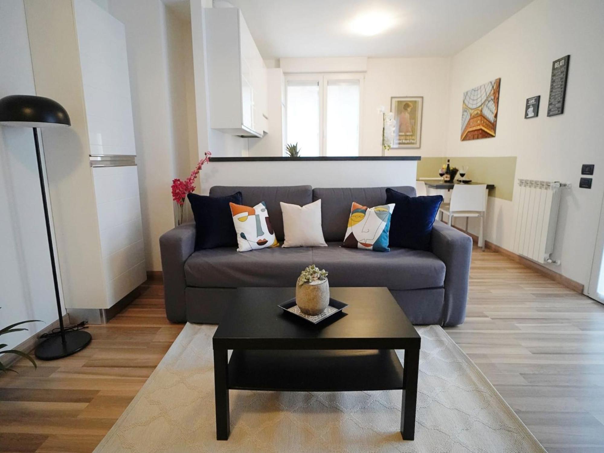 Candiani F2 Trilocale 2 Livelli Appartement Milan